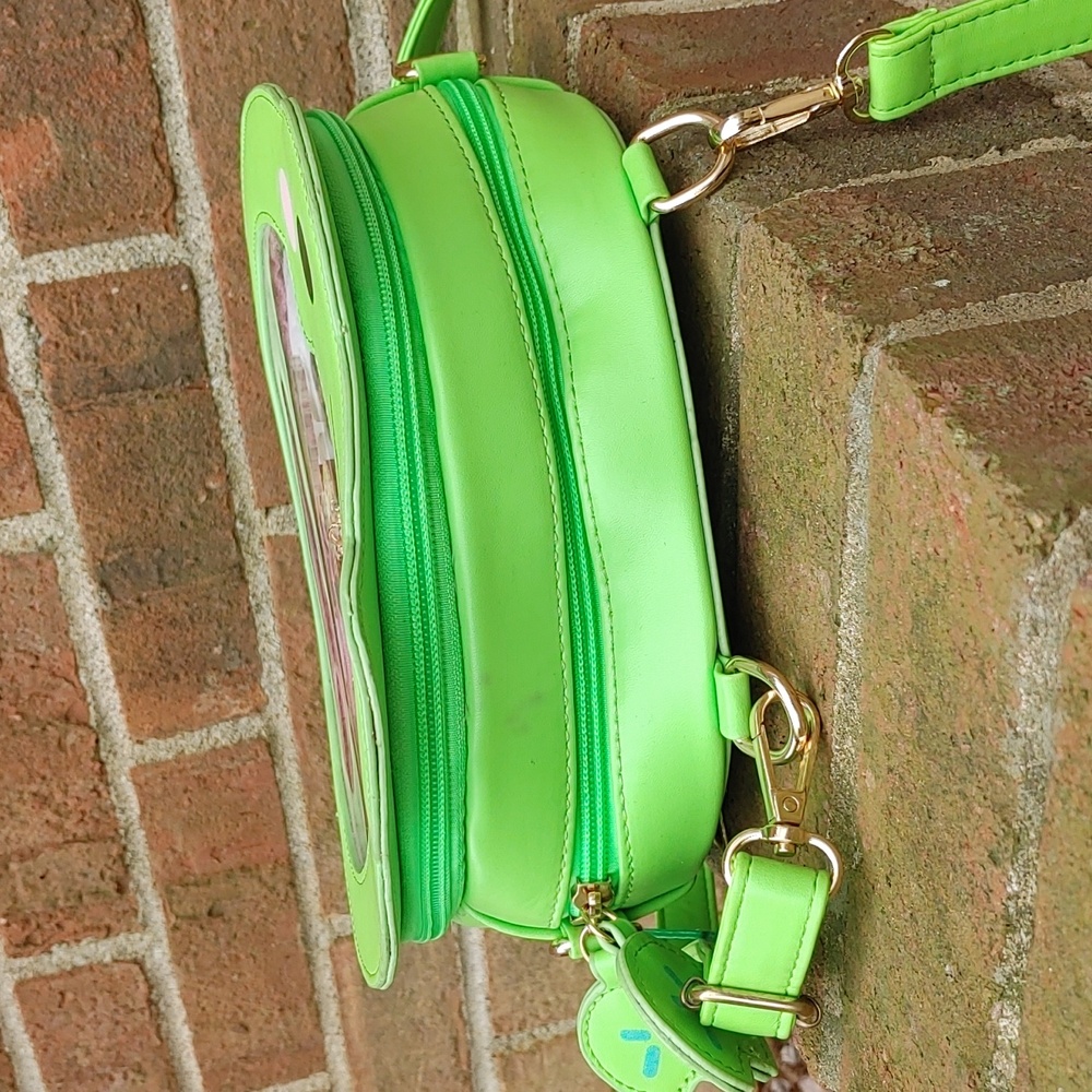 Blushsprout Froggie Ita Bag with Pins (836) - Picture 3 of 10